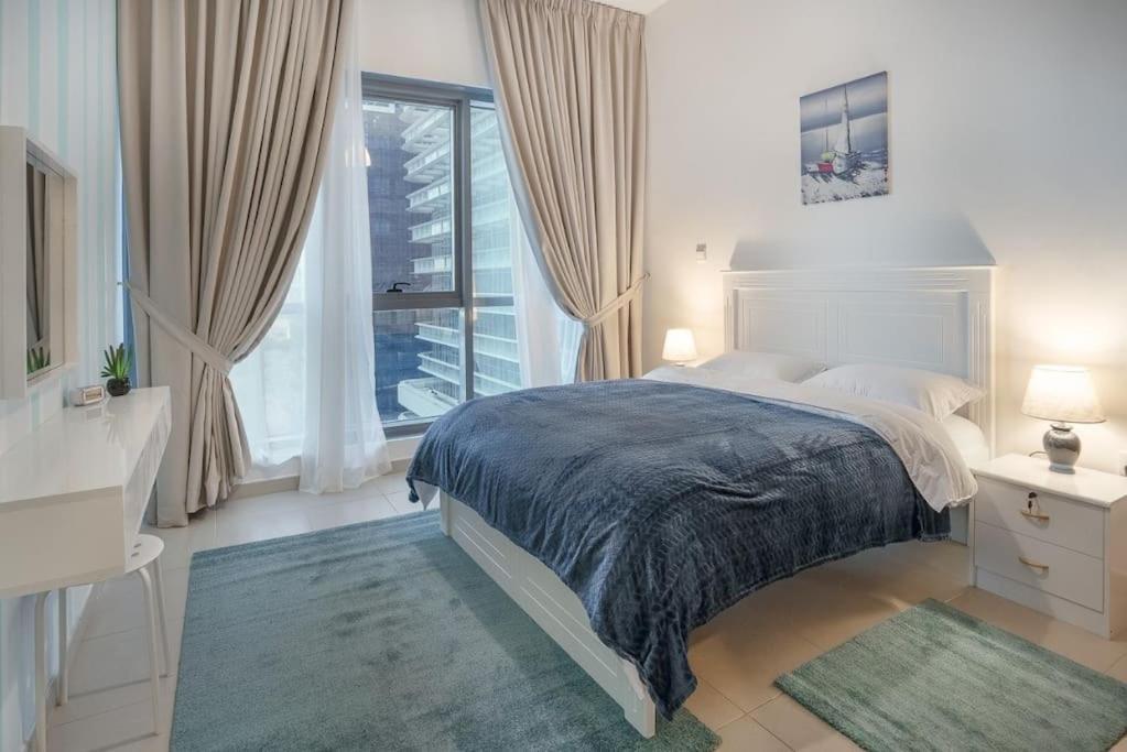 Lovely 3 Bedroom Apartment Beach Front Αμπού Ντάμπι Εξωτερικό φωτογραφία